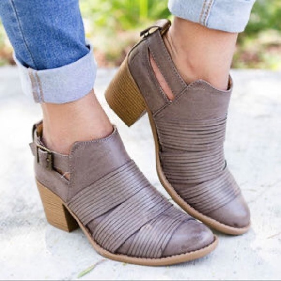 Qupid Shoes - Qupid Tan Gray Ankle Booties Faux Leather Strips